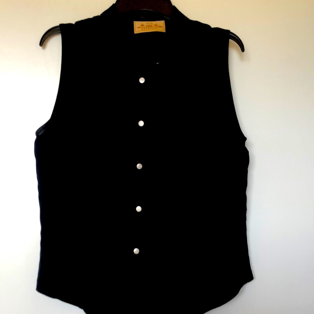 New Frontier sleeveless black top